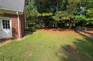 3825 Bostwyck Dr, Fuquay Varina, NC 27526 - Photo 9