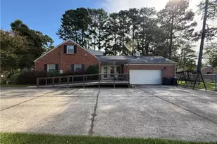 315 W Edinborough Ave, Raeford, NC 28376 - Photo 3