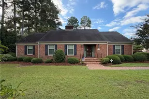 315 W Edinborough Ave, Raeford, NC 28376 - Photo 1