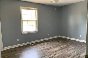 602 5th St, Bladenboro, NC 28320 - Photo 5