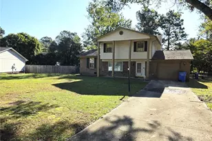 6805 Timbercroft Ln, Fayetteville, NC 28314 - Photo 3