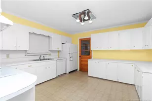 700 E Harnett St, Dunn, NC 28334 - Photo 5