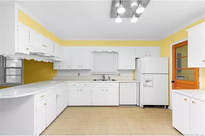 700 E Harnett Street, Dunn, NC 28334 - Photo 3