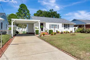1015 E 10th St, Lumberton, NC 28358 - Photo 1