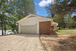 113 Lakeview Dr, Red Springs, NC 28377 - Photo 3