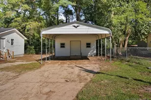 878 Carolina Church Rd, Saint Pauls, NC 28384 - Photo 3
