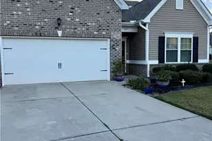 1433 Abercorn Ln, Sanford, NC 27330 - Photo 3