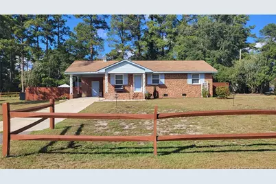 102 W McLeod Street, Maxton, NC 28364 - Photo 1