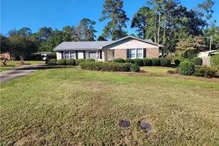 821 E Donaldson Ave, Raeford, NC 28376 - Photo 1