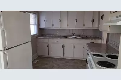 1011 E 10th Street, Lumberton, NC 28358 - Photo 3