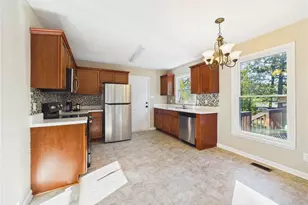 228 Eppingdale Dr, Spring Lake, NC 28390 - Photo 5