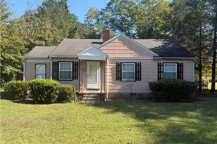 116 N Wright St, Raeford, NC 28376 - Photo 1