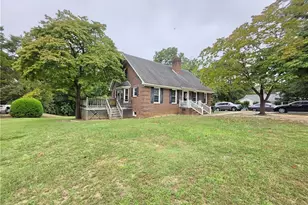 705 Peterson St, Clinton, NC 28328 - Photo 3