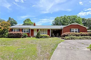 309 Porter Rd, Hope Mills, NC 28348 - Photo 1