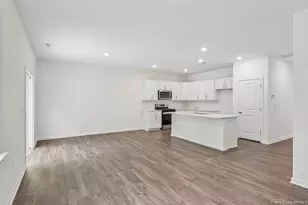 436 Conifer St, Sanford, NC 27332 - Photo 9