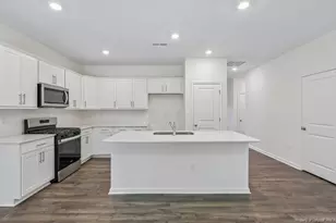 437 Conifer St, Sanford, NC 27332 - Photo 3
