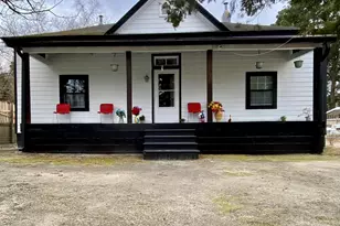 332 Chavasse Ave, Henderson, NC 27536 - Photo 1