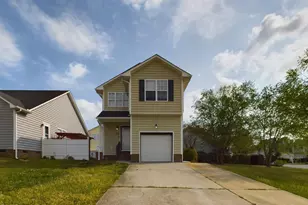 271 Pittsboro St, Fuquay-Varina, NC 27526 - Photo 1
