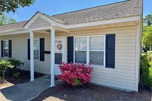502 E 19th St, Lumberton, NC 28358 - Photo 1