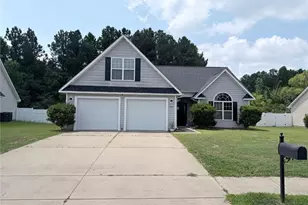 735 Fairfield Cir, Raeford, NC 28376 - Photo 1