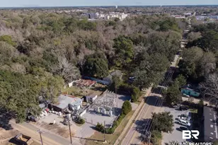 663 Nichols Ave, Fairhope, AL 36532 - Photo 1