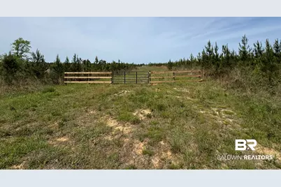 8 County Road 64, Robertsdale, AL 36567 - Photo 1