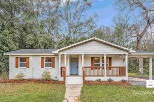 659 Nichols Ave, Fairhope, AL 36532 - Photo 1