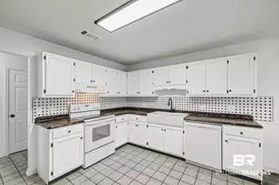 2776 Santa Rosa Cir, Lillian, AL 36549 - Photo 5