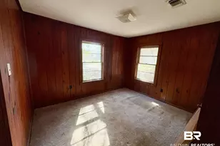 4060 Dickson Ln, Mobile, AL 36618 - Photo 5