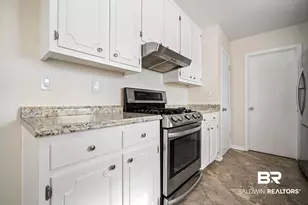 705 Oak Field Dr, Mobile, AL 36609 - Photo 9