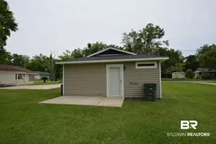 422 W 4th Ave, Foley, AL 36535 - Photo 21