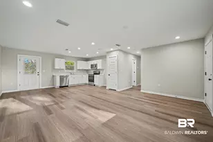 107 W 15th St, Bay Minette, AL 36507 - Photo 5