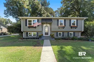 698 Cedar Ave, Fairhope, AL 36532 - Photo 1