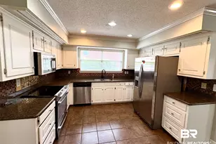 7201 N Ashmoor Dr, Mobile, AL 36695 - Photo 9