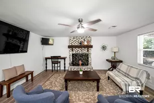 33129 Antietam Rd, Lillian, AL 36549 - Photo 3