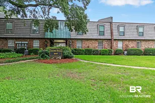 207 S Mobile St, Fairhope, AL 36532 - Photo 1