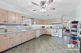 1011 N Pine St, Foley, AL 36535 - Photo 11