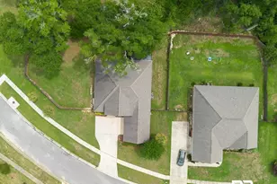 2106 Staff Dr, Pensacola, FL 32533 - Photo 33
