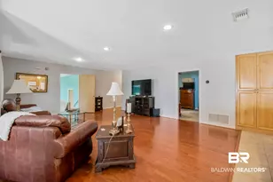 7079 Oak St, Milton, FL 32583 - Photo 9