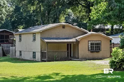 401 Frederick Avenue, Fairhope, AL 36532 - Photo 1