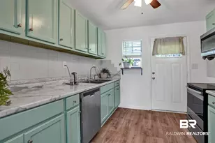 403 N Pine St, Foley, AL 36535 - Photo 13