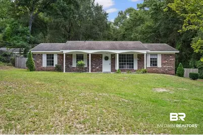 915 Caroline Avenue, Daphne, AL 36526 - Photo 1