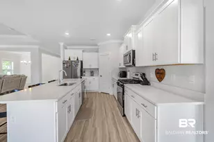 200 Spur Ave, Fairhope, AL 36532 - Photo 9