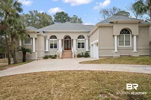 305 Clubhouse Dr, Fairhope, AL 36532 - Photo 1