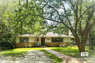 423 W Marigold Ave, Foley, AL 36535 - Photo 1