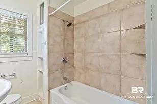 1009 W Pinewood Dr, Mobile, AL 36618 - Photo 29
