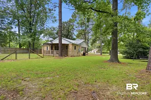 402 E 11th St, Bay Minette, AL 36507 - Photo 33