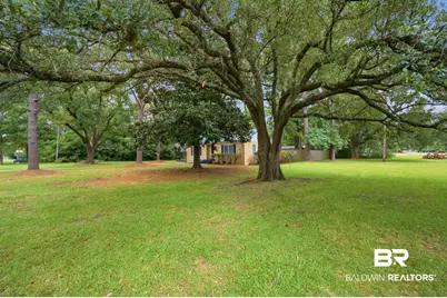 402 E 11th St, Bay Minette, AL 36507 - Photo 5