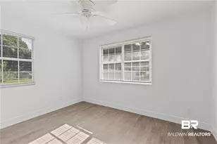 1605 Woodley Rd, Mobile, AL 36618 - Photo 11