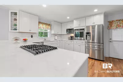 212 Pinecrest Ln, Fairhope, AL 36532 - Photo 9
